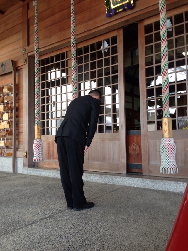 神社コラム １２ 参拝の服装について 公式 出雲記念館